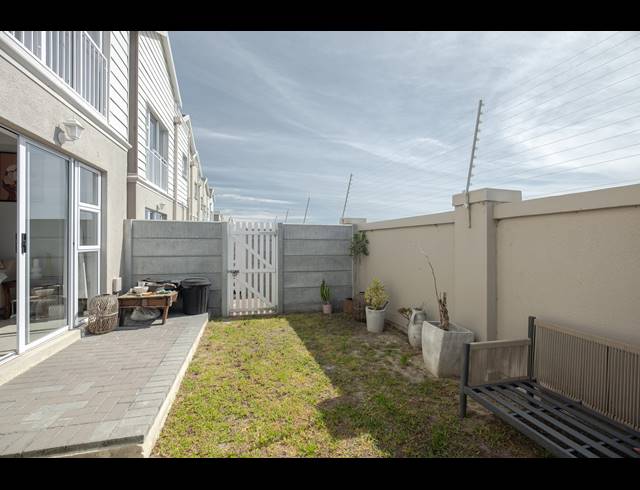 3 BEDROOM TOWNHOUSE TO LET IN SUNNINGDALE